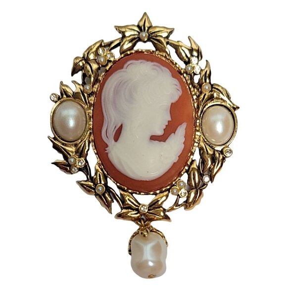 Kenneth Jay Lane For Avon Resin Cameo And Faux Pearl Dangle Brooch Pendant - Picture 9 of 9